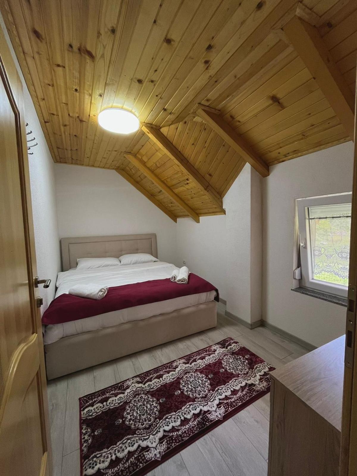Guesthouse Gezim Selimaj Valbone Bagian luar foto
